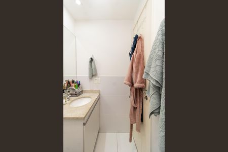 Apartamento à venda com 63m², 2 quartos e 1 vaga Apartamento à venda com 63m², 2 quartos e 1 vagaBanheiro da Suíte