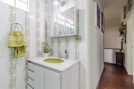 Casa à venda com 164m², 3 quartos e 3 vagasBanheiro 1