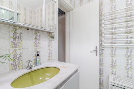 Casa à venda com 164m², 3 quartos e 3 vagasBanheiro 1