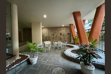 Apartamento à venda com 90m², 2 quartos e 1 vaga Apartamento à venda com 90m², 2 quartos e 1 vagaPortaria