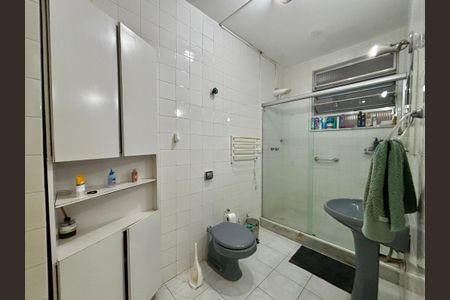 Apartamento à venda com 90m², 2 quartos e 1 vaga Apartamento à venda com 90m², 2 quartos e 1 vagaBanheiro social