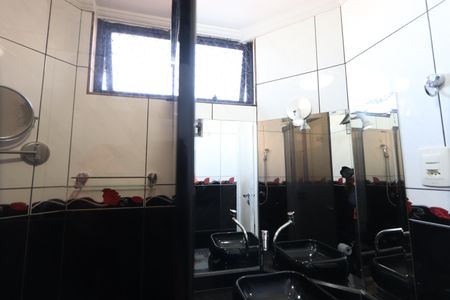 Apartamento à venda com 74m², 2 quartos e 1 vagaBanheiro da Suíte