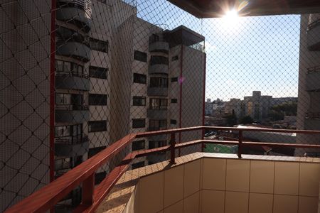Apartamento à venda com 74m², 2 quartos e 1 vagaVaranda