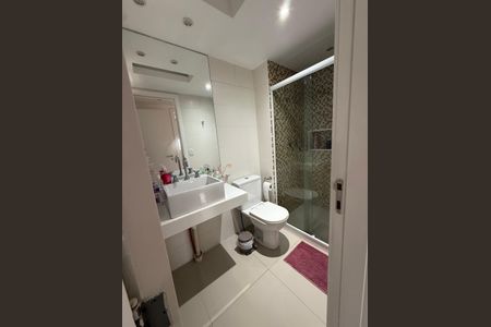 Apartamento à venda com 107m², 2 quartos e 2 vagas Apartamento à venda com 107m², 2 quartos e 2 vagasBanheiro