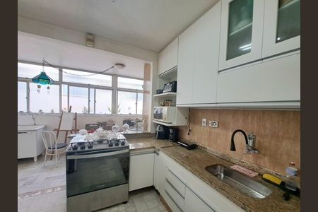 Apartamento à venda com 160m², 4 quartos e 2 vagas Apartamento à venda com 160m², 4 quartos e 2 vagasCozinha
