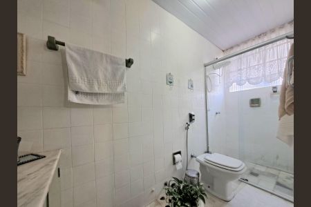 Apartamento à venda com 160m², 4 quartos e 2 vagas Apartamento à venda com 160m², 4 quartos e 2 vagasBanheiro