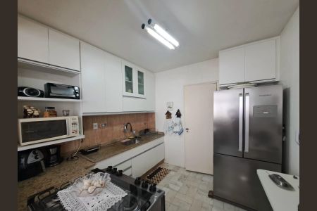Apartamento à venda com 160m², 4 quartos e 2 vagas Apartamento à venda com 160m², 4 quartos e 2 vagasCozinha