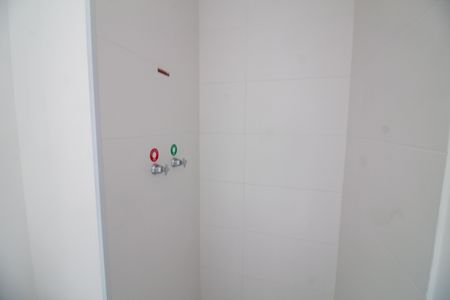 Apartamento à venda com 63m², 2 quartos e 1 vaga Apartamento à venda com 63m², 2 quartos e 1 vagaBanheiro da Suíte 2