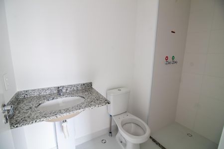 Apartamento à venda com 63m², 2 quartos e 1 vaga Apartamento à venda com 63m², 2 quartos e 1 vagaBanheiro da Suíte 2