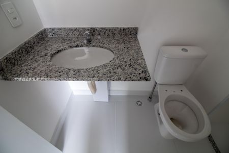 Apartamento à venda com 63m², 2 quartos e 1 vaga Apartamento à venda com 63m², 2 quartos e 1 vagaBanheiro da Suíte 2