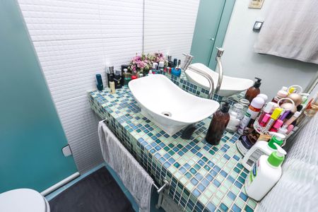 Casa à venda com 104m², 2 quartos e 1 vaga Casa à venda com 104m², 2 quartos e 1 vagaBanheiro