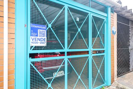 Casa à venda com 104m², 2 quartos e 1 vaga Casa à venda com 104m², 2 quartos e 1 vagaFachada