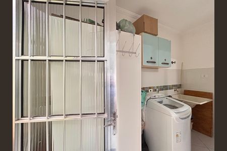 Casa à venda com 180m², 4 quartos e 2 vagas Casa à venda com 180m², 4 quartos e 2 vagasÁrea de Serviço - Casa 1