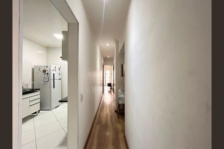 Casa à venda com 180m², 4 quartos e 2 vagas Casa à venda com 180m², 4 quartos e 2 vagasCorredor casa 1