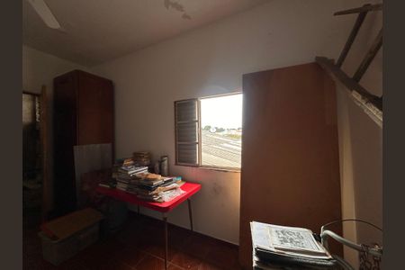 Casa à venda com 180m², 4 quartos e 2 vagas Casa à venda com 180m², 4 quartos e 2 vagasQuarto 4 - Casa 2