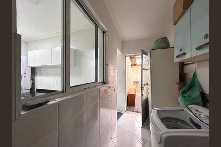 Casa à venda com 180m², 4 quartos e 2 vagas Casa à venda com 180m², 4 quartos e 2 vagasÁrea de Serviço - Casa 1