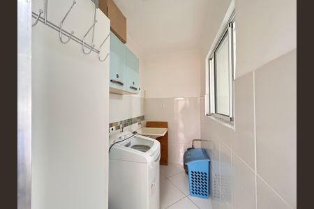 Casa à venda com 180m², 4 quartos e 2 vagas Casa à venda com 180m², 4 quartos e 2 vagasÁrea de Serviço - Casa 1