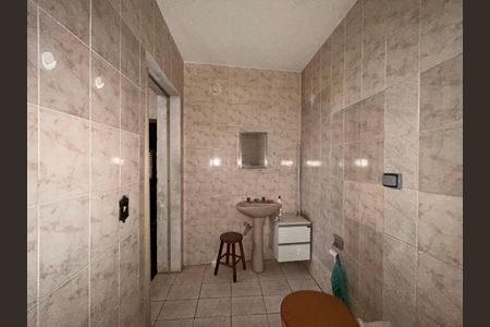 Casa à venda com 180m², 4 quartos e 2 vagas Casa à venda com 180m², 4 quartos e 2 vagasBanheiro 3 - Casa 2