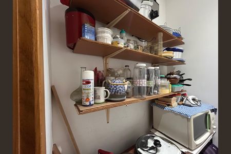 Casa à venda com 180m², 4 quartos e 2 vagas Casa à venda com 180m², 4 quartos e 2 vagasDespensa casa 1