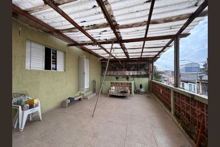 Casa à venda com 180m², 4 quartos e 2 vagas Casa à venda com 180m², 4 quartos e 2 vagasQuintal