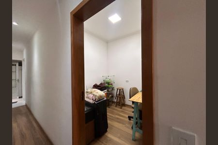 Casa à venda com 180m², 4 quartos e 2 vagas Casa à venda com 180m², 4 quartos e 2 vagasCorredor casa 1