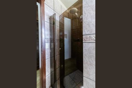 Casa à venda com 222m², 3 quartos e 4 vagas Casa à venda com 222m², 3 quartos e 4 vagasBanheiro social