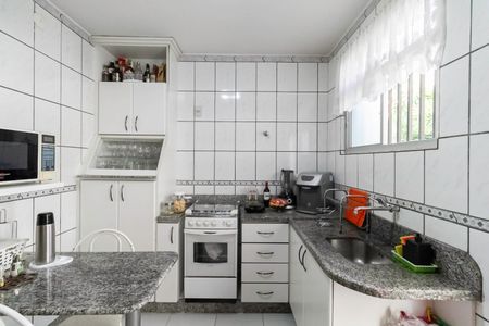 Casa à venda com 222m², 3 quartos e 4 vagas Casa à venda com 222m², 3 quartos e 4 vagasCozinha