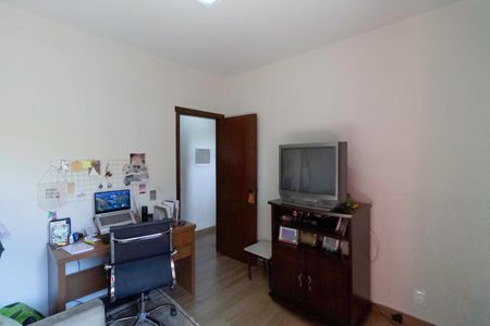 Casa à venda com 222m², 3 quartos e 4 vagas Casa à venda com 222m², 3 quartos e 4 vagasQuarto 2