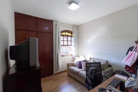 Casa à venda com 222m², 3 quartos e 4 vagas Casa à venda com 222m², 3 quartos e 4 vagasQuarto 2