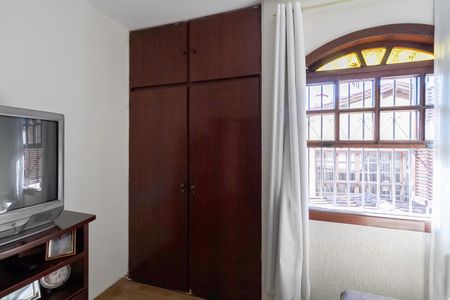 Casa à venda com 222m², 3 quartos e 4 vagas Casa à venda com 222m², 3 quartos e 4 vagasQuarto 2