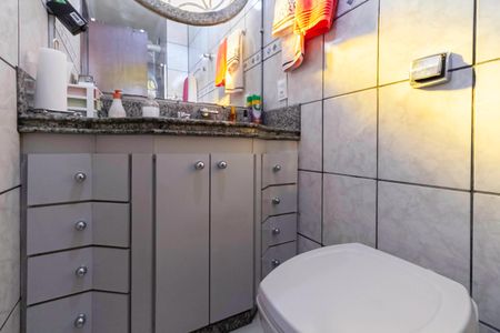 Casa à venda com 222m², 3 quartos e 4 vagas Casa à venda com 222m², 3 quartos e 4 vagasBanheiro da suíte