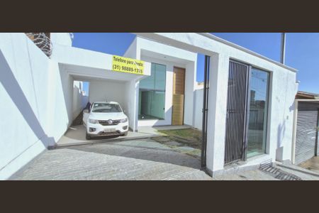 Casa à venda com 180m², 3 quartos e 2 vagasFachada
