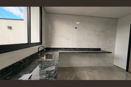 Casa à venda com 85m², 3 quartos e 2 vagas Casa à venda com 85m², 3 quartos e 2 vagasSala/Cozinha