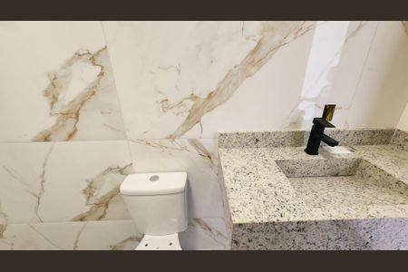 Casa à venda com 85m², 3 quartos e 2 vagas Casa à venda com 85m², 3 quartos e 2 vagasBanheiro