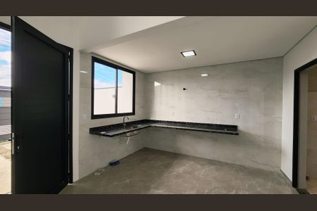 Casa à venda com 85m², 3 quartos e 2 vagas Casa à venda com 85m², 3 quartos e 2 vagasSala/Cozinha