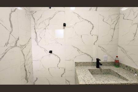 Casa à venda com 85m², 3 quartos e 2 vagas Casa à venda com 85m², 3 quartos e 2 vagasBanheiro da Suíte