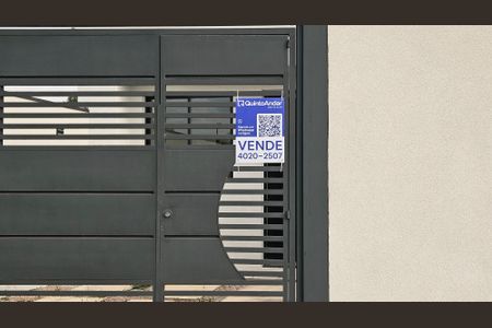 Casa à venda com 85m², 3 quartos e 2 vagas Casa à venda com 85m², 3 quartos e 2 vagasFachada + Plaquinha