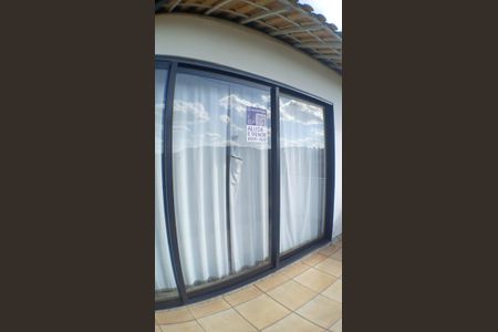 Casa de condomínio à venda com 350m², 4 quartos e 15 vagas Casa de condomínio à venda com 350m², 4 quartos e 15 vagasPlaca