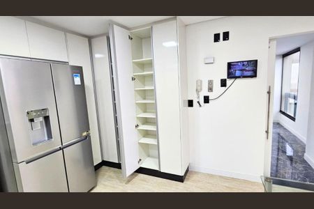 Apartamento à venda com 210m², 3 quartos e 3 vagasFoto 03