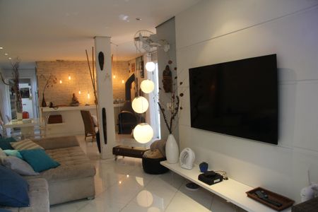 Casa à venda com 190m², 3 quartos e 3 vagasSala