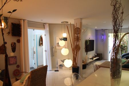 Casa à venda com 190m², 3 quartos e 3 vagasSala