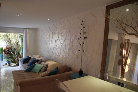 Casa à venda com 190m², 3 quartos e 3 vagasSala