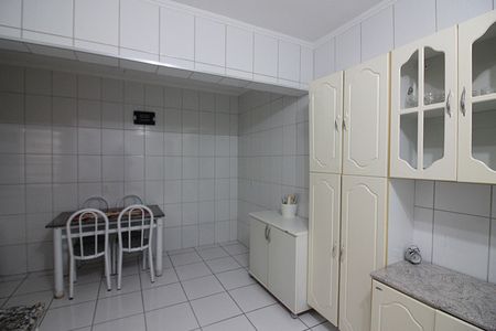 Casa à venda com 83m², 2 quartos e 2 vagasCozinha