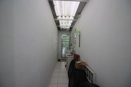 Casa à venda com 83m², 2 quartos e 2 vagasCorredor