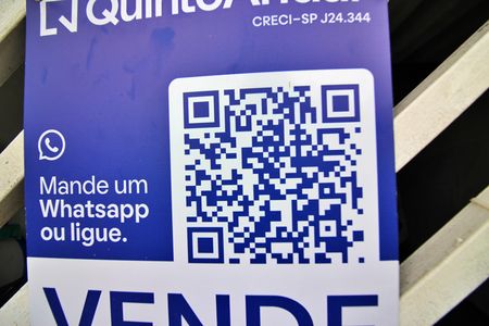 Casa à venda com 83m², 2 quartos e 2 vagasQR CODE