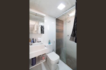 Apartamento à venda com 68m², 2 quartos e 1 vaga Apartamento à venda com 68m², 2 quartos e 1 vagaBanheiro da Suíte