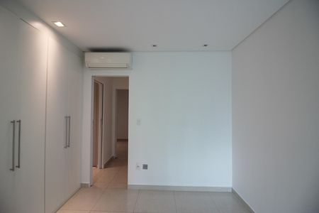 Apartamento à venda com 150m², 3 quartos e 4 vagasSuíte 2