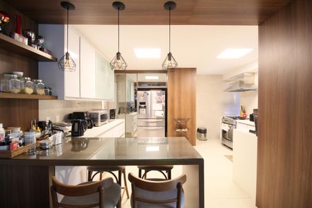 Apartamento à venda com 242m², 4 quartos e 4 vagasCozinha