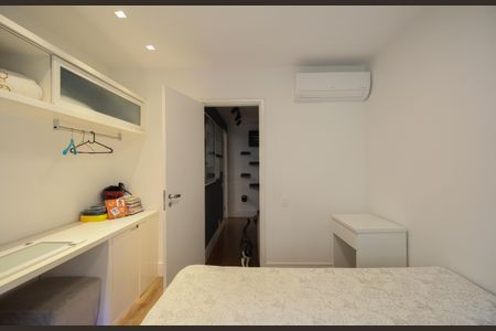 Apartamento à venda com 242m², 4 quartos e 4 vagasQuarto 4