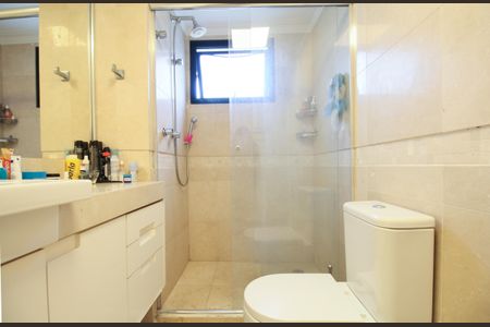 Apartamento à venda com 242m², 4 quartos e 4 vagasBanheiro do Quarto 2